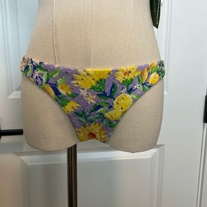 NWT. Farm Rio. Purple bikini bottom w/lemons. Size m. Cheeky.